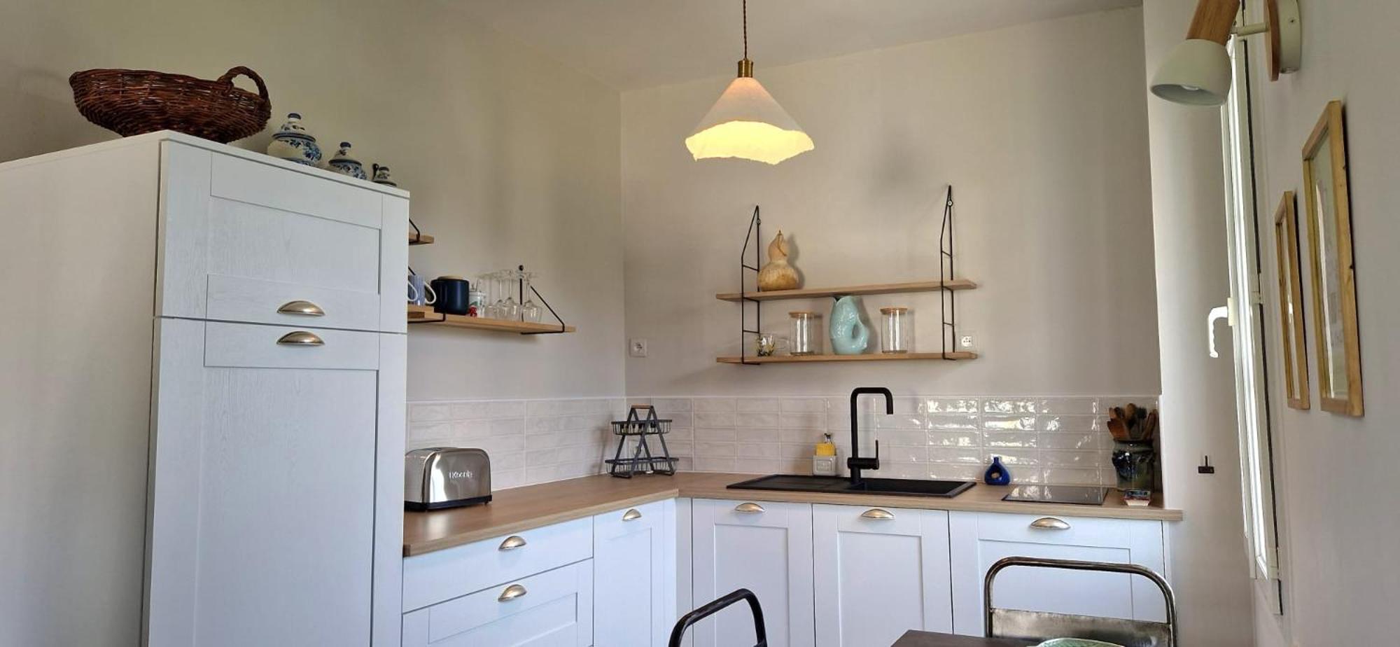 Bel Appartement, 2 Chambres, Parking, Proximite Et Centre