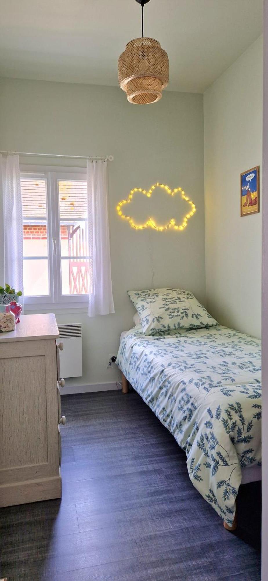 Bel Appartement, 2 Chambres, Parking, Proximite Et Centre *